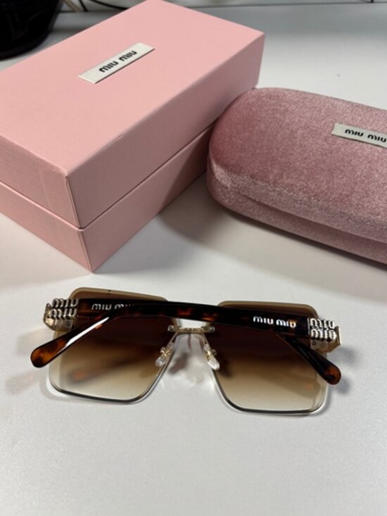 MIU MIU women\'s fashion sunglasses